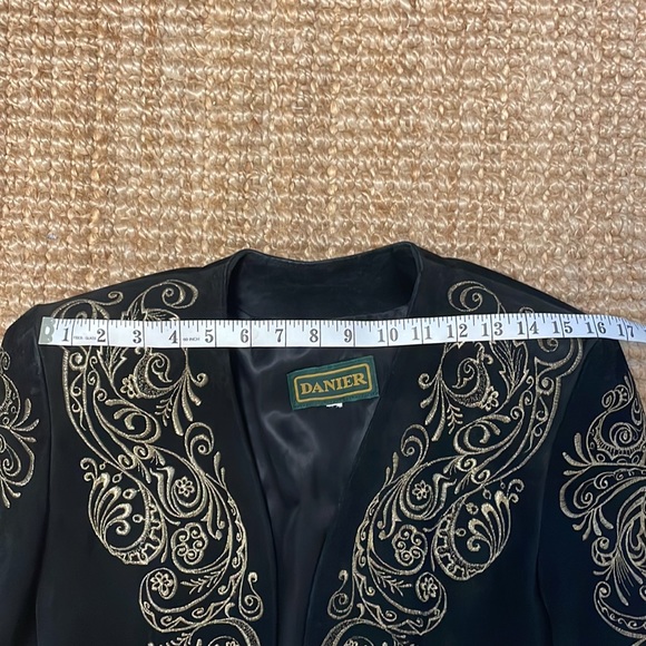 Suede vintage leather Danier bolero cropped jacket with exaggerated shoulders - Picture 4 of 6